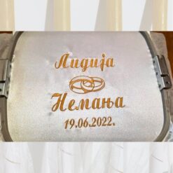 Vez na satenu za venčanje - slika satena u okviru za vez - samoopusteno.rs